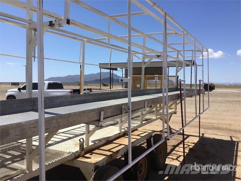 Quantity of (3) 30 ft Field Packing Trailers Žemės ūkis - Kita