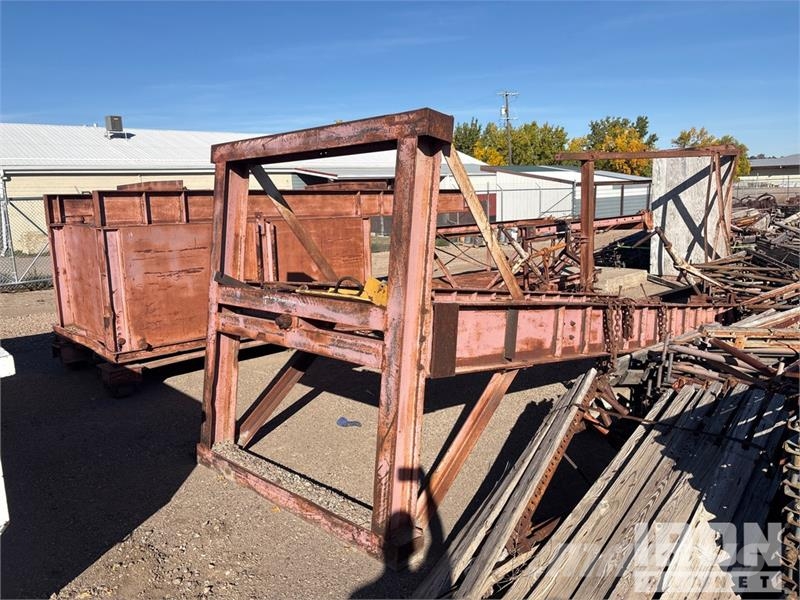 Quantity of (3) 40 ft Under Bridge Stripping Platf Sonstige Baumaschinen