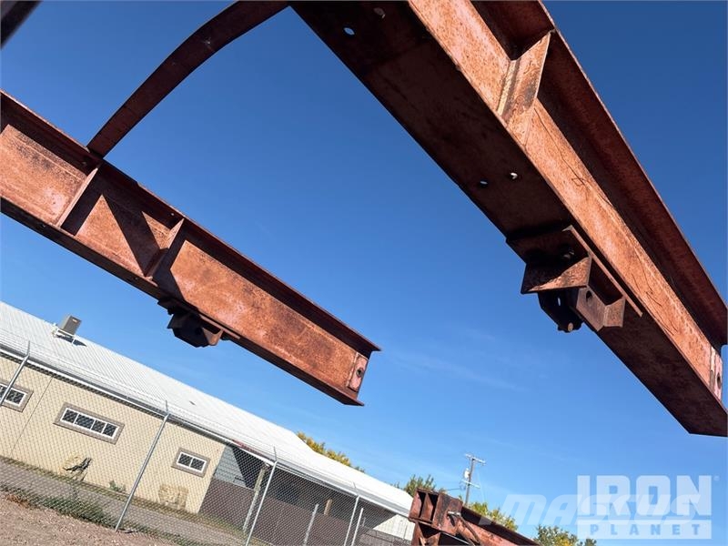 Quantity of (3) 40 ft Under Bridge Stripping Platf Sonstige Baumaschinen