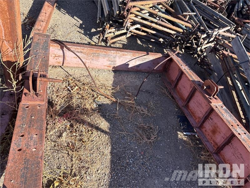 Quantity of (3) 40 ft Under Bridge Stripping Platf Sonstige Baumaschinen