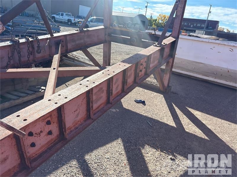Quantity of (3) 40 ft Under Bridge Stripping Platf Sonstige Baumaschinen