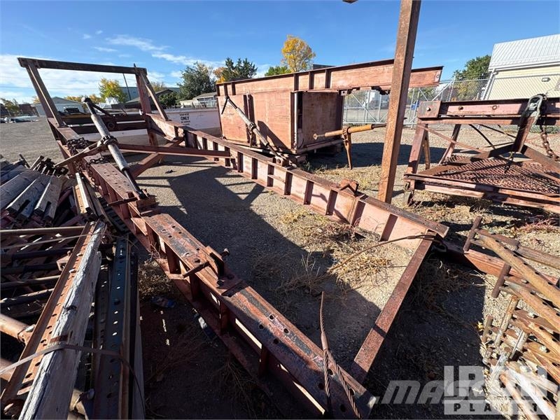 Quantity of (3) 40 ft Under Bridge Stripping Platf Sonstige Baumaschinen