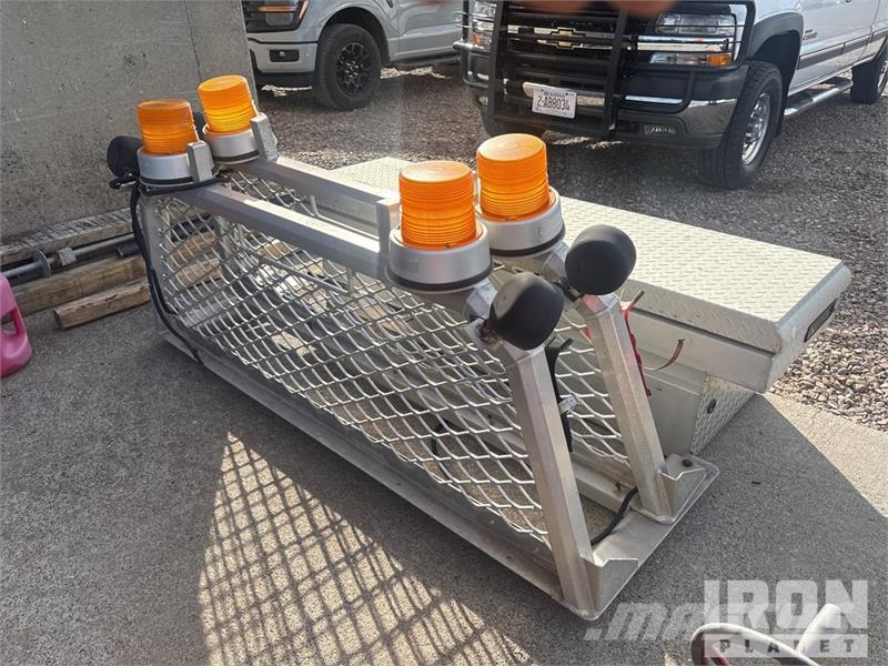 Quantity of (3) 55-SA2-3SGA0 TOOL BOX AND HEADACHE Коммерческий транспорт - Другие