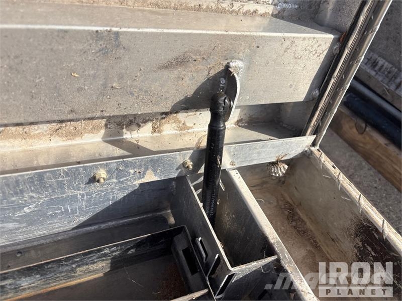 Quantity of (3) 55-SA2-3SGA0 TOOL BOX AND HEADACHE Коммерческий транспорт - Другие