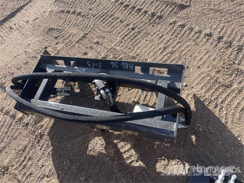  Quantity of (3)  ARTEER PHA-2C-3 Skid Steer 3-Poin Ďalšie komponenty