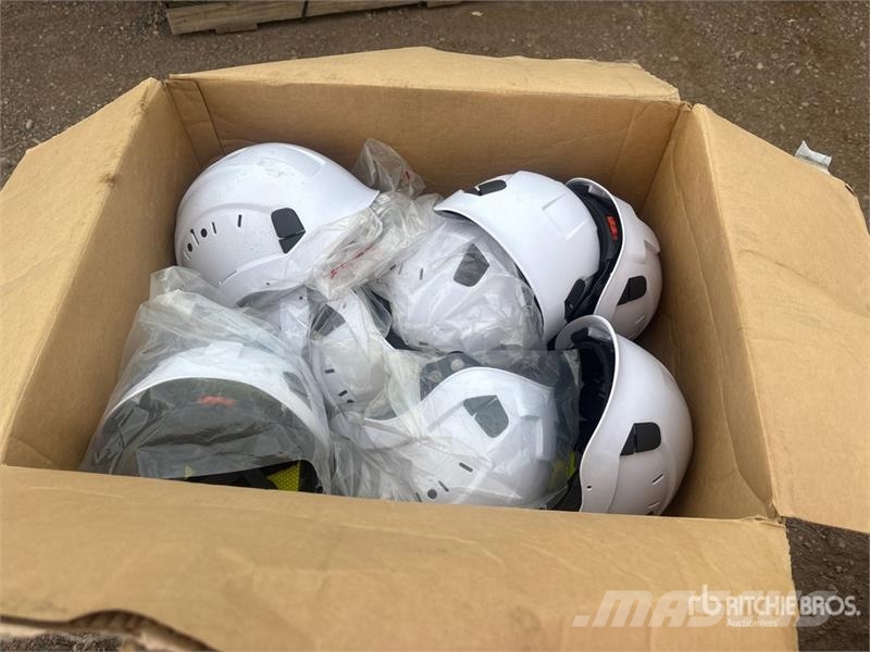 Quantity of (3) Boxes of Hard Hats (Unused) Ostale komponente za građevinarstvo