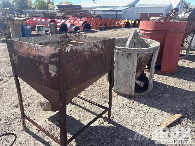 Quantity of (3) Concrete Buckets 其他
