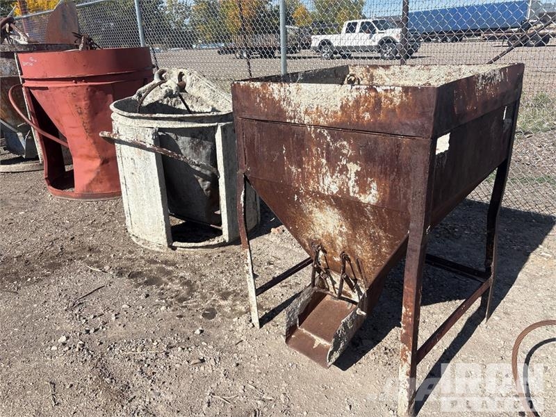 Quantity of (3) Concrete Buckets 其他