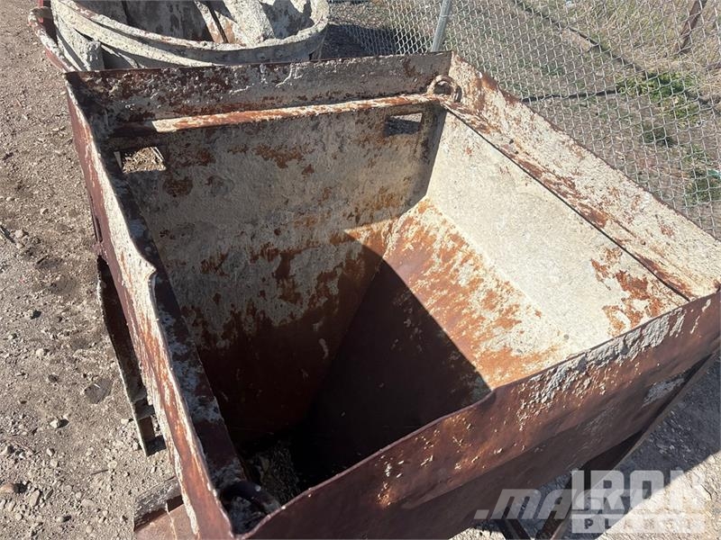 Quantity of (3) Concrete Buckets 其他