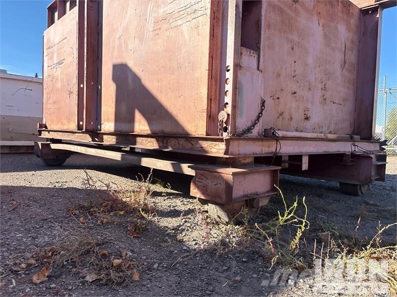 Quantity of (3) Custom forms 40-foot under bridge Építőipar - Egyebek