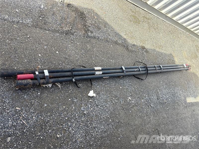  Quantity of (3) Drill Rod Section Drill Pipe 其他组件