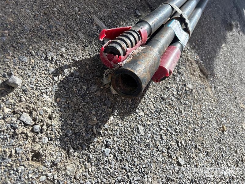  Quantity of (3) Drill Rod Section Drill Pipe 其他组件