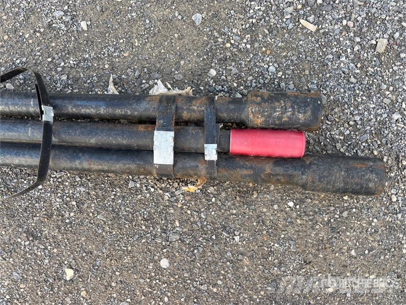  Quantity of (3) Drill Rod Section Drill Pipe 其他组件