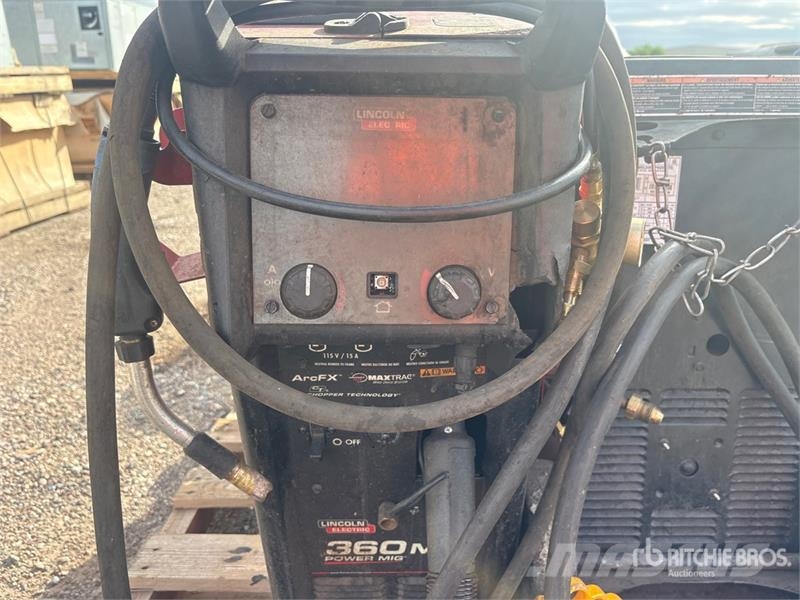 Quantity of (3) Electric Welder Máquinas de solda