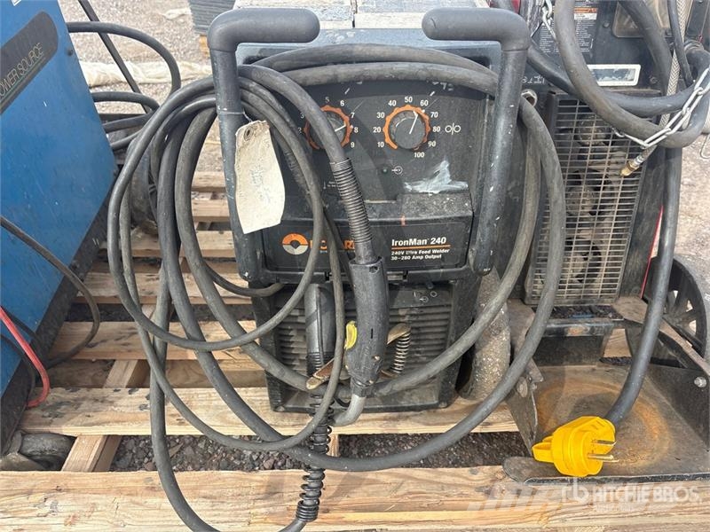 Quantity of (3) Electric Welder Máquinas de solda