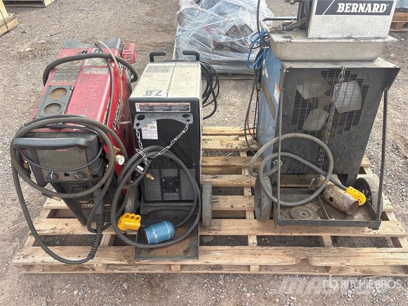 Quantity of (3) Electric Welder Máquinas de solda