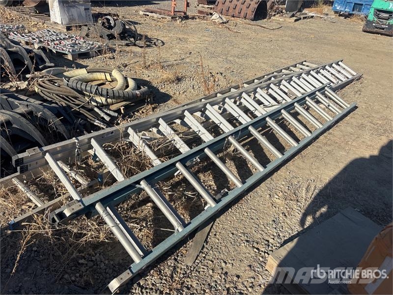 Quantity of (3) Extension Ladder Drabiny i podesty