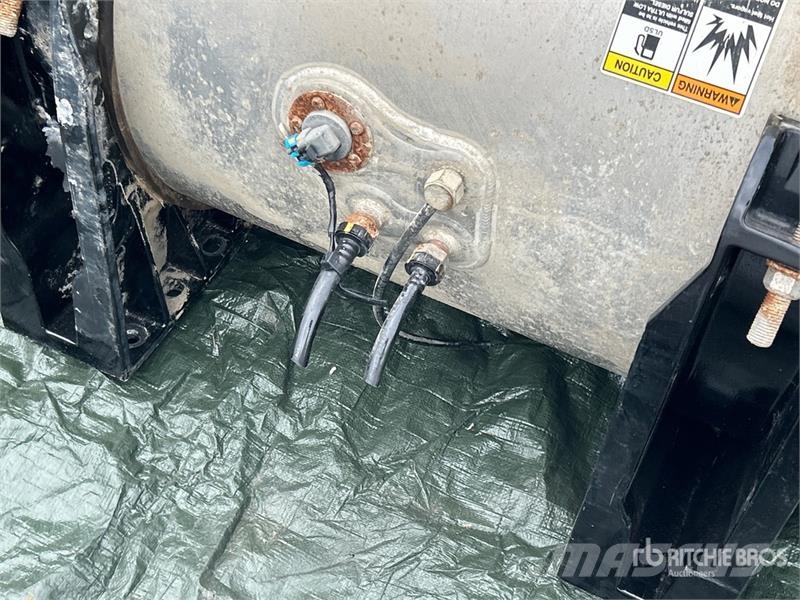Quantity of (3) Fuel Tanks - Fits Truck Транспорт - Інші