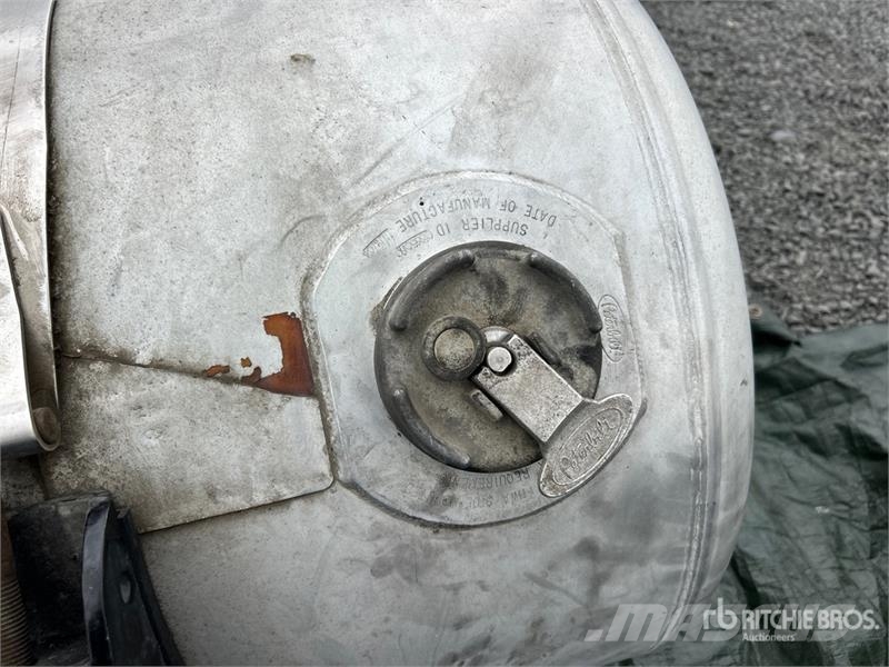 Quantity of (3) Fuel Tanks - Fits Truck Транспорт - Інші