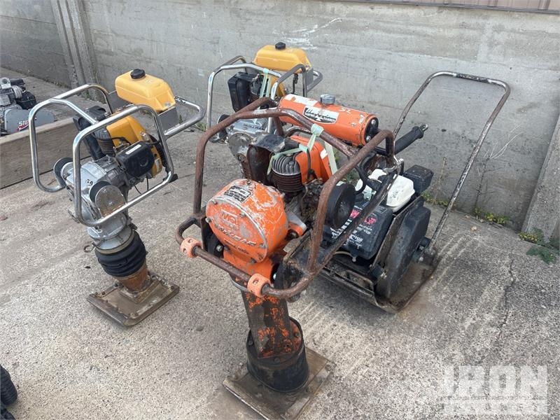  Quantity of (3) Jumping Jack Tampers & Plate Compa Pisones compactadores