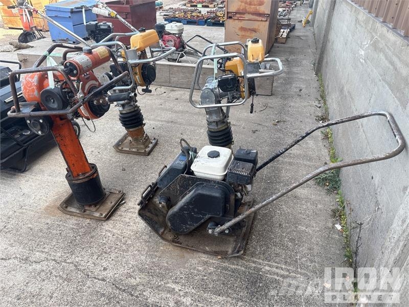  Quantity of (3) Jumping Jack Tampers & Plate Compa Pisones compactadores