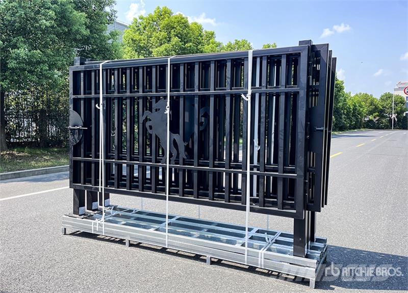 Quantity of (3) MTO A2007N 20 ft x 7 ft Metal Far Outras máquinas agrícolas