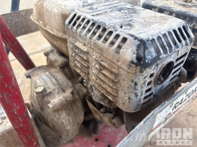  Quantity of (3) Mud Pump Attrezzatura per perforazione accessori e ricambi