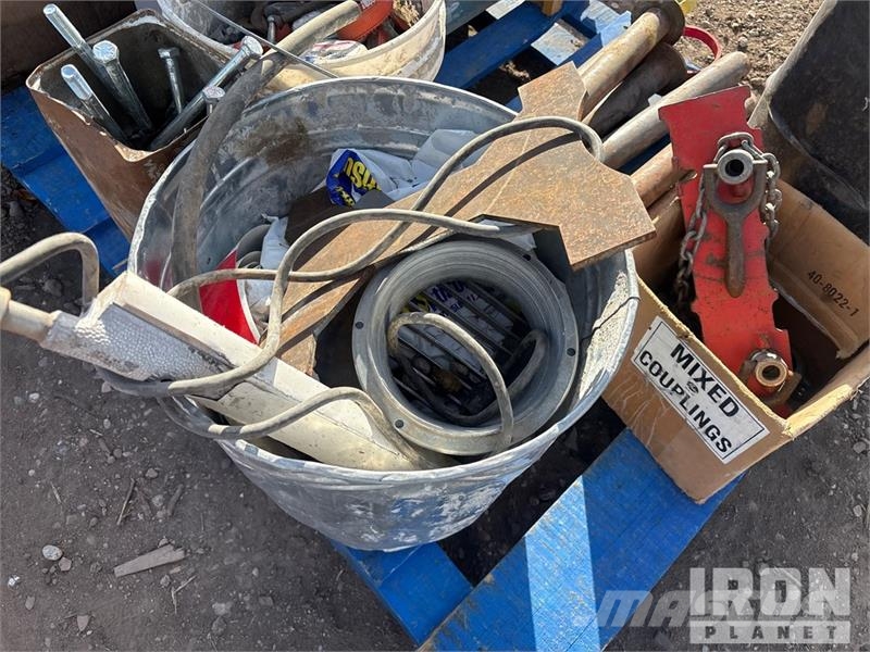 Quantity of (3) Pallets of Miscellaneous bolts nut Seilwinden, Bauaufzüge und Lastenaufzüge