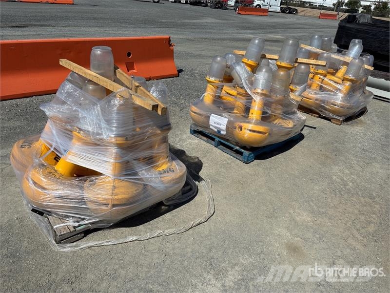  Quantity of (3) Pallets of Lighting Fixtures Drugi deli