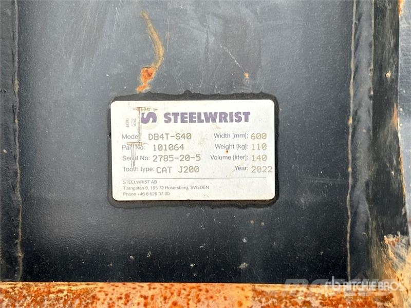  Quantity of (3) Pallets of Steelwrist X06 S40-S40  Drugi deli