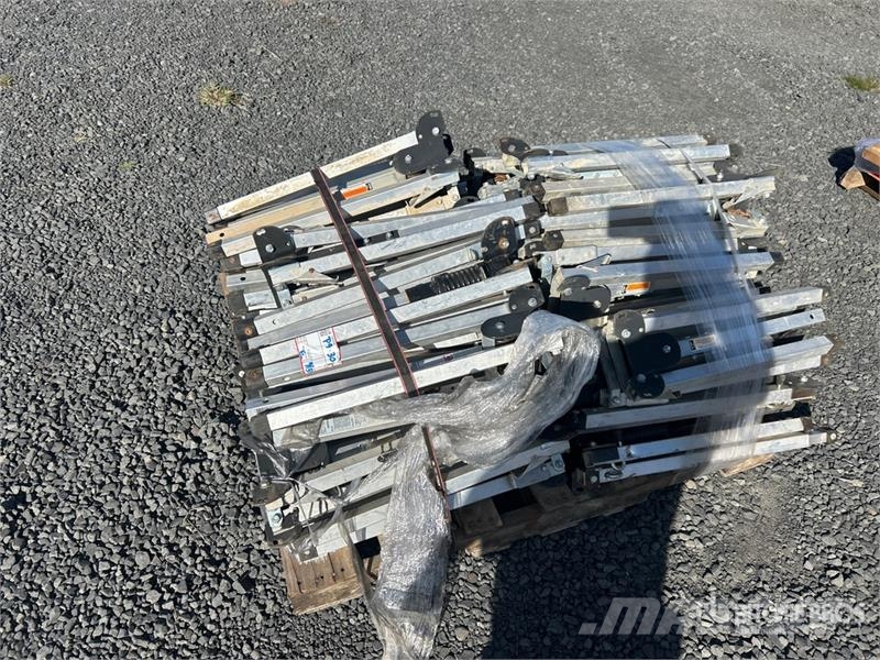 Quantity of (3) Pallets of Traffic Signs & Stands Транспорт - Інші