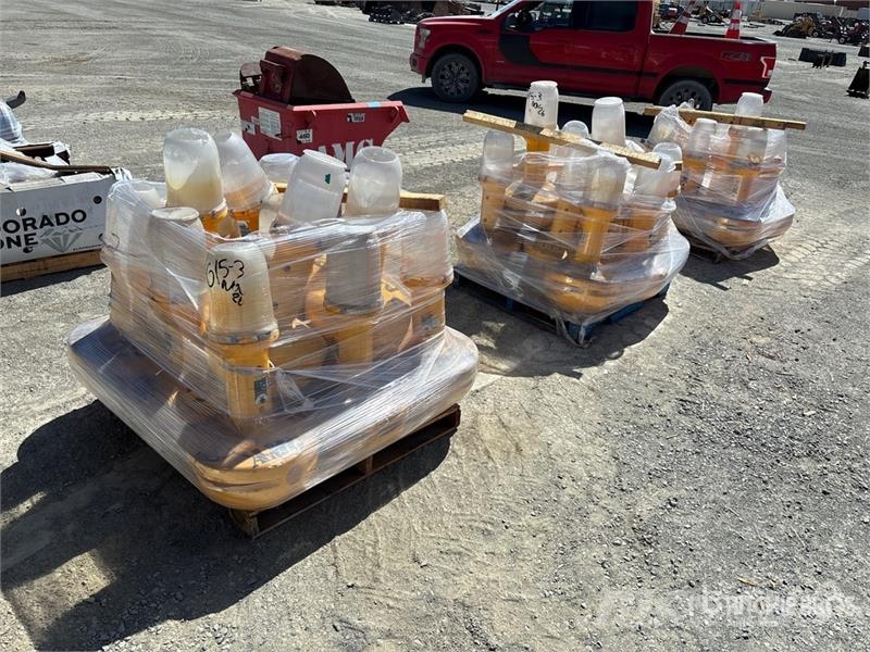  Quantity of (3) Pallets of Lighting Fixtures Drugi deli