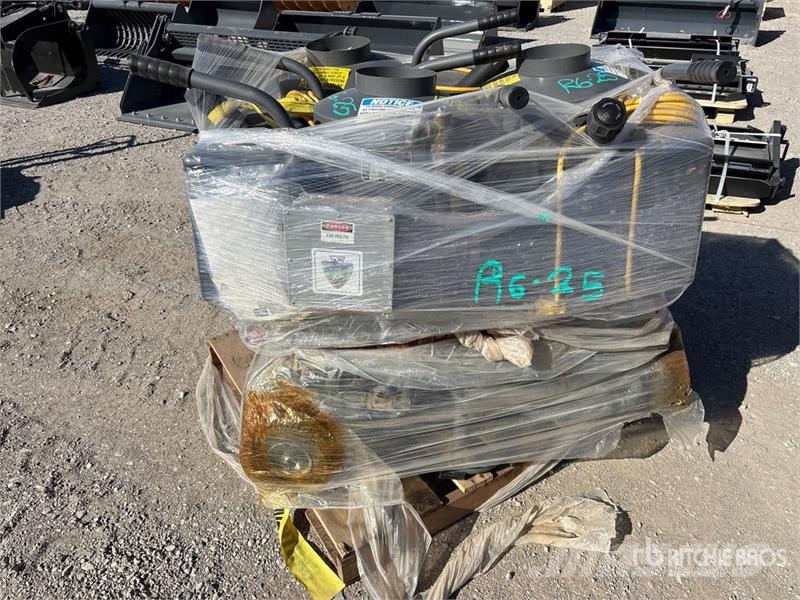 Quantity of (3) Pallets of Pressure Washer 저압 세척기