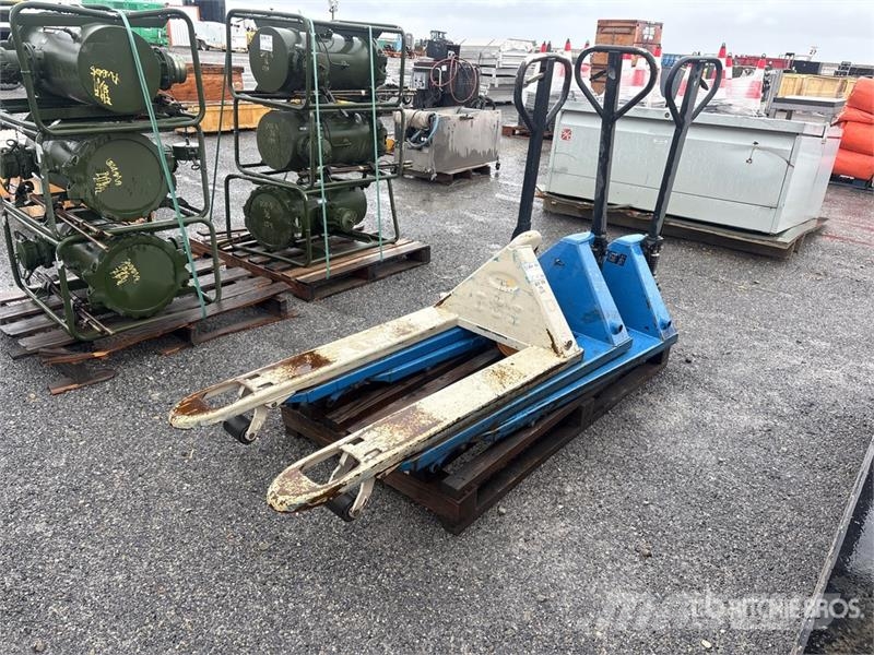 Quantity of (3) Pallets of 5500 lb Pallet Jack Transpaleta electica cu furca