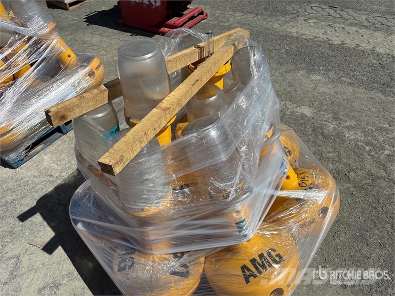  Quantity of (3) Pallets of Lighting Fixtures Drugi deli