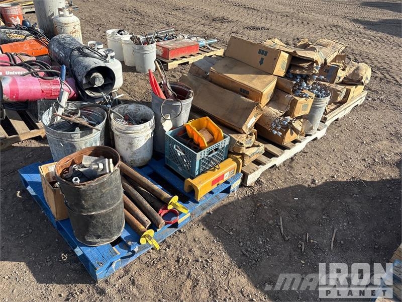 Quantity of (3) Pallets of Miscellaneous bolts nut Seilwinden, Bauaufzüge und Lastenaufzüge