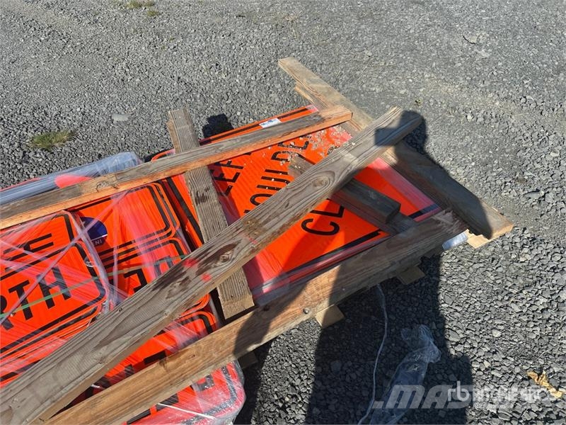 Quantity of (3) Pallets of Traffic Signs & Stands Транспорт - Інші