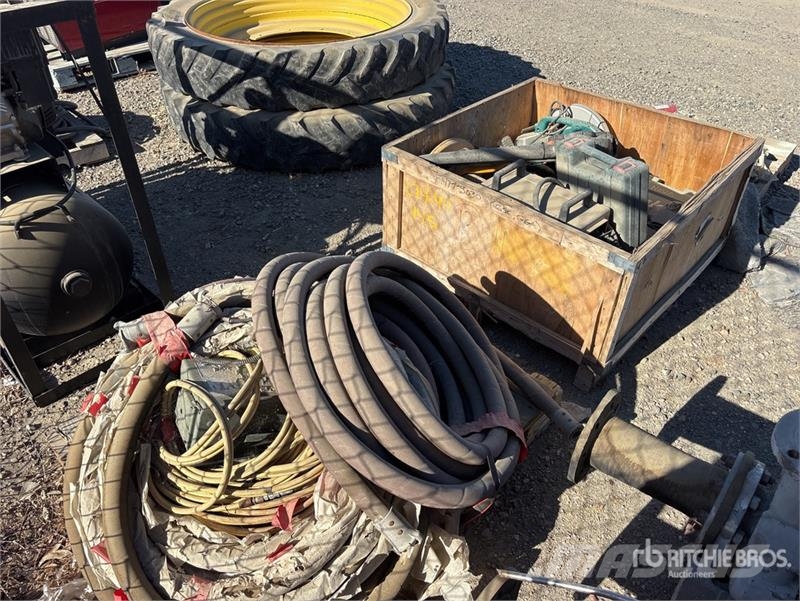  Quantity of (3) Pallets of pallet of hoses, table, مكونات أخرى