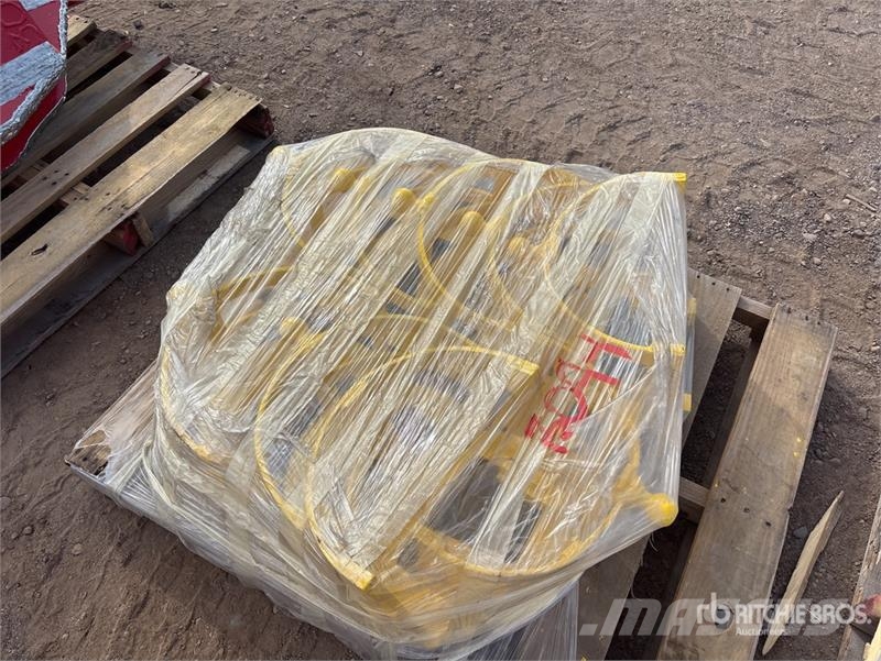 Quantity of (3) Pallets of Round Fluted with Swive Verarbeitungsgeräte
