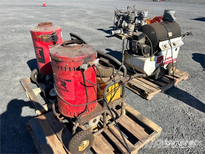 Quantity of (3) Pressure Washer 輕壓清洗機