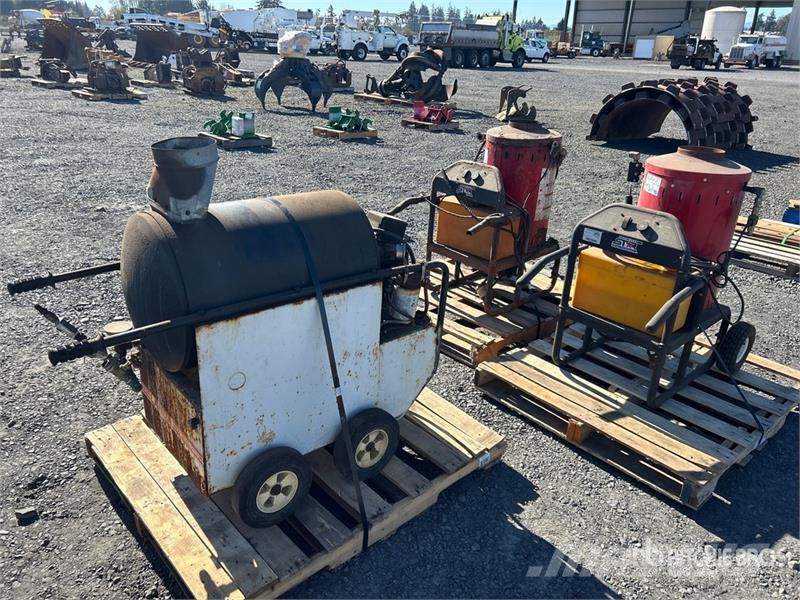 Quantity of (3) Pressure Washer 輕壓清洗機