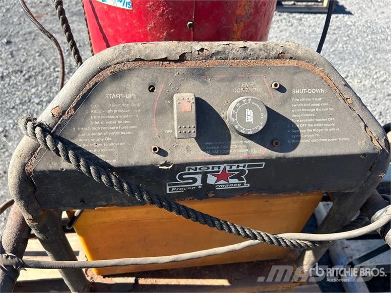 Quantity of (3) Pressure Washer 輕壓清洗機