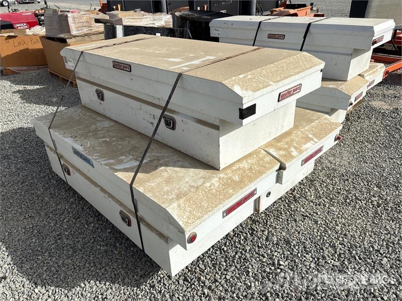  Quantity of (3) Weather guard Tool Box معدات البناء - غير ذلك
