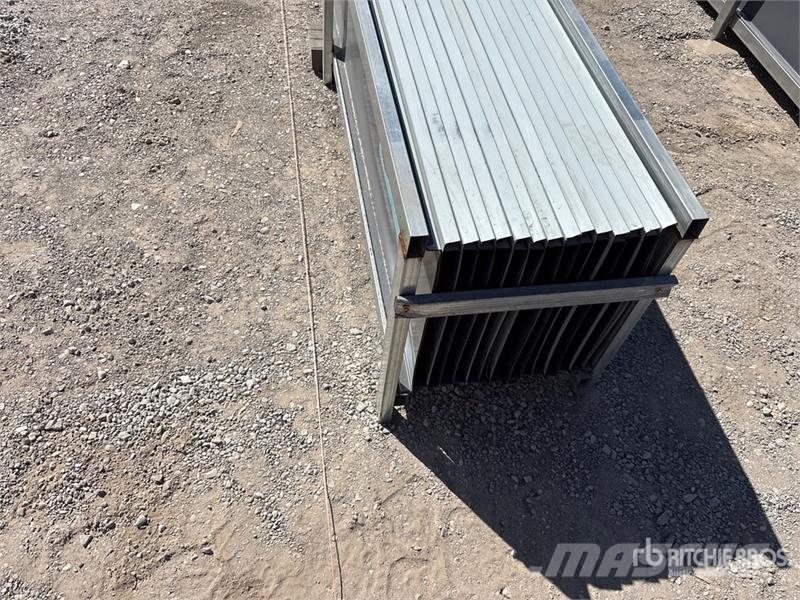 Quantity of (30) 12 ft x 17.7 in Grey Metal Roof P Seilwinden, Bauaufzüge und Lastenaufzüge