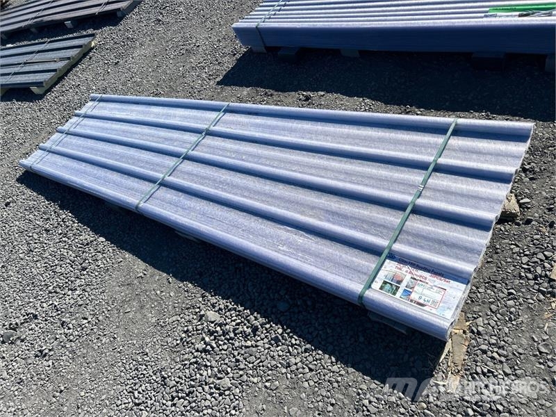  Quantity of (30) 12 ft x 3 ft Corrugated Polycarbo المصاعد والرافعات المادية