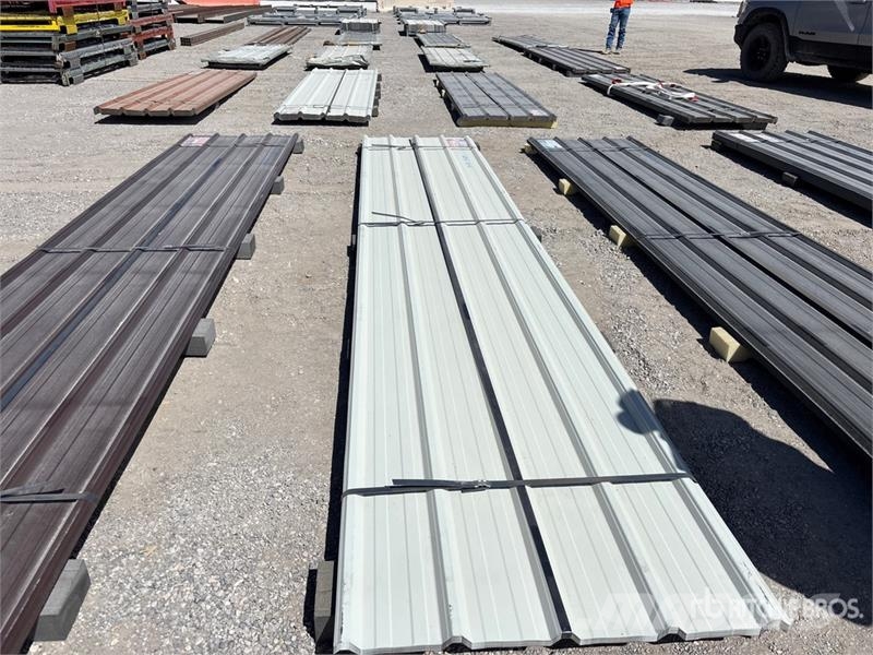Quantity of (30) 16 ft x 3 ft White Metal Roof Pan Seilwinden, Bauaufzüge und Lastenaufzüge