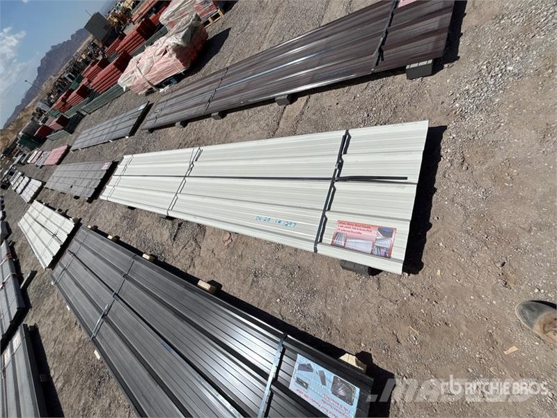 Quantity of (30) 16 ft x 3 ft White Metal Roof Pan Seilwinden, Bauaufzüge und Lastenaufzüge