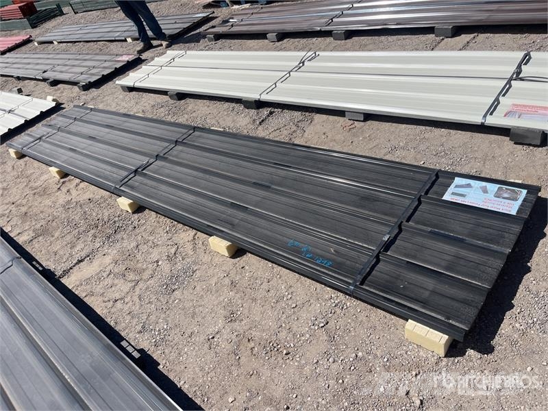 Quantity of (30) 16 ft x 3 ft Black Metal Roof Pan Seilwinden, Bauaufzüge und Lastenaufzüge