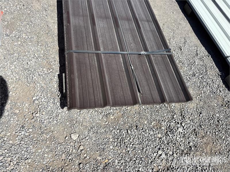Quantity of (30) 16 ft x 3 ft Brown Metal Roof Pan Seilwinden, Bauaufzüge und Lastenaufzüge