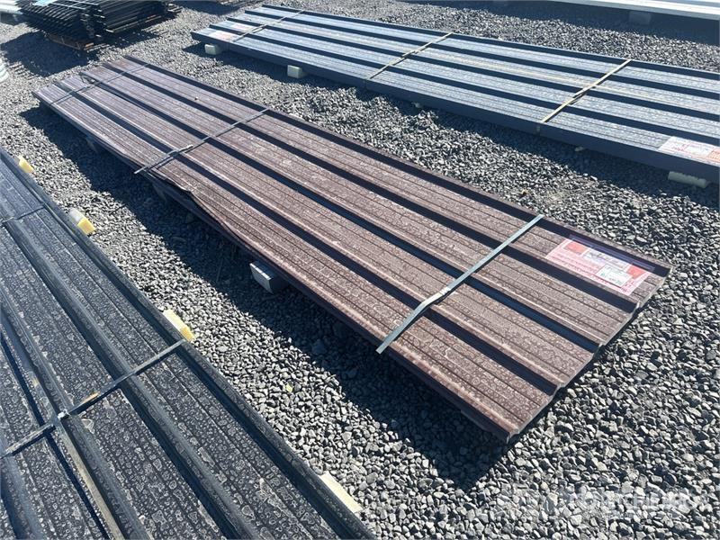  Quantity of (30) 16ft x 3ft Metal Roofing Brown Talhas, guinchos e elevadores de materiais